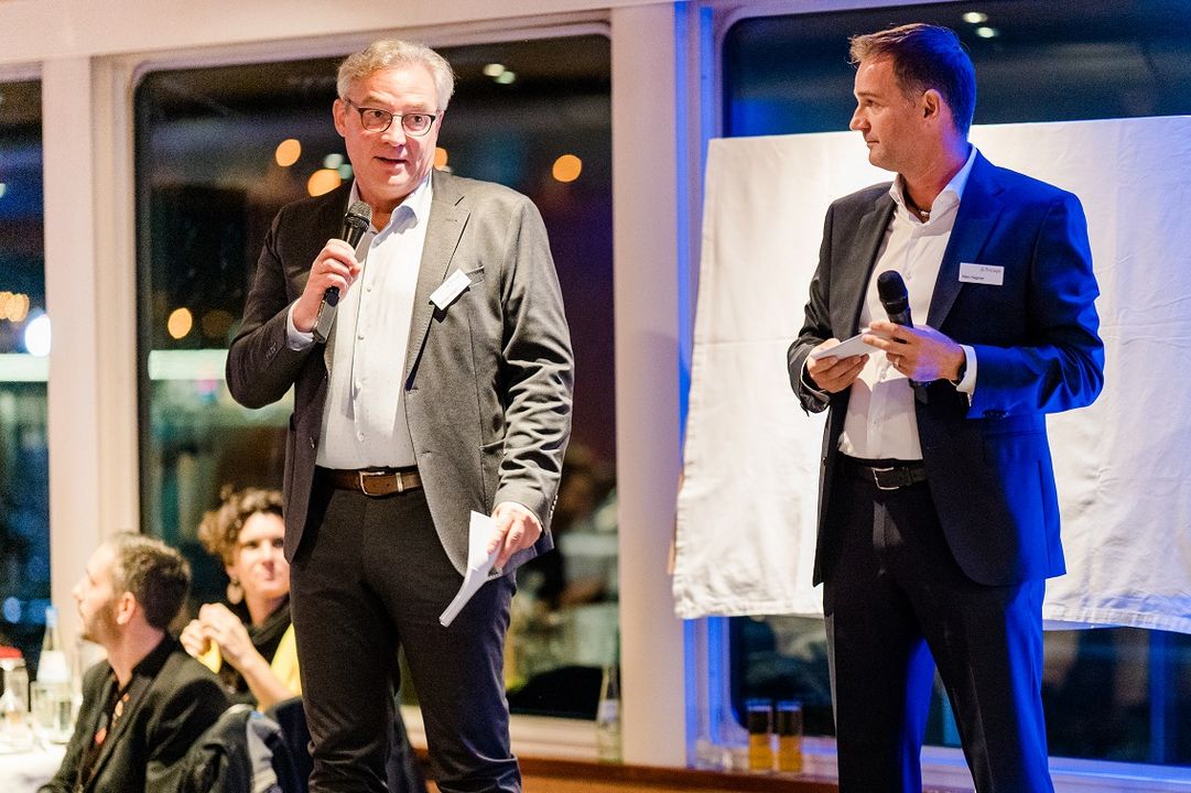 Veränderung im Vorstand und Relaunch des Firmenlogos 