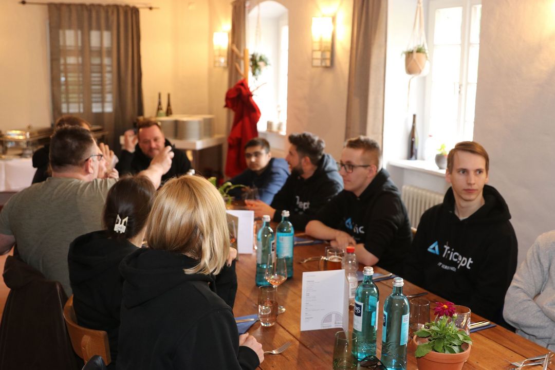 Triceptlerinnen und Triceptler feiern Gemeinschaft beim jährlichen Teamevent